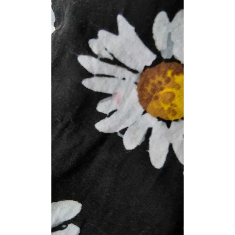 Zara Trafaluc Black Daisy Floral Front Knot Crop Top Size Small